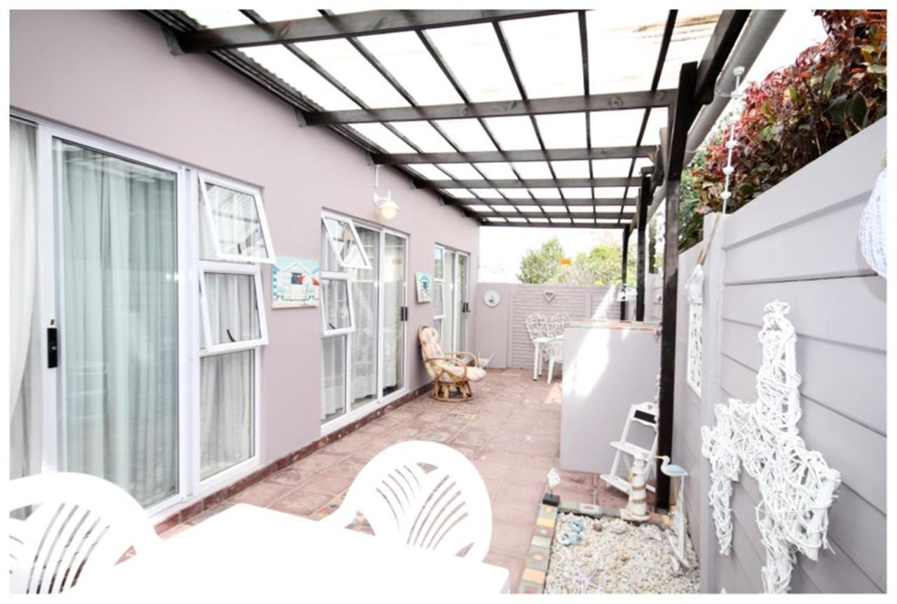 Nahoon Bed & Breakfast East London Room photo